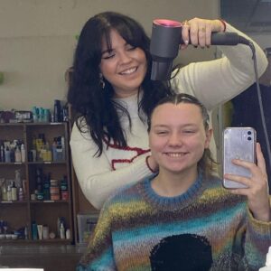 Kizzy Edgell Instagram - that’s a wrap on heartstopper season 2!!!! here’s me and my fave mua ever