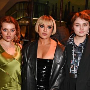 Kizzy Edgell Instagram - everyone was scared of the fish on my shirt 
@vanityfairlondon @ee @bafta @pavyllon_london @fslondon #eerisingstar @jamesdkelly @davebenntt