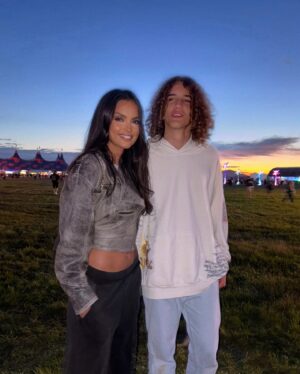 Klaudia El Dursi Instagram - dobra muzyka, dobre towarzystwo i deszcz wiadomo 🫶🏽
#opener