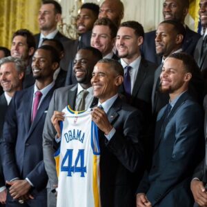 Klay Thompson Instagram - Oh Bay Area , there are not enough words and images to convey how I really feel about yall . From the bottom of my heart, thank you so much for some of the best times of my life. It was such an honor to put that Dubs jersey on from day 1. I really just wanted to be the best I could be and help bring as many championships as possible to the region. The best part was not the rings though, it was the friendships I made that will last a lifetime . My family and I would like to thank all of the amazing people who work tirelessly to make the @warriors organization world-class. Don’t be sad it’s over, be happy it happened . Until we meet again. Sea captain out 🫡
#foureverchamps #splashbros4life #oaklandforever