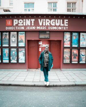 Kody Kim Instagram - Bonjour Paris ! 🇫🇷 Excitation puissance avant mes dates au Point Virgule, tous les lundi de mars à 21h! On part sur une salle mythime (mix entre mythique et intime) pour qu’on puisse se toucher mutuellement! Autant vous dire qu’on a des choses à se dire et qu’on va bien rire 😅 Bien entendu, à la fin, on se prend une bière 🍻. Je ramènerai mes bières belges préférées, parce qu’avec vous... Réservez vos places dès maintenant ! { Lien en BIO } ⬆️🎟️