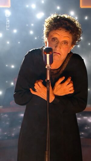 Kody Kim Instagram - Edith Piaf ( @cecilegiroudofficielle ) reprend Djadja d’Aya Nakamura… en s’adressant à Éric Zemmour ( @kody_kim ) !
#comedy #sketch #parodie #ayanakamura #jeuxolympiques2024 #paris #edithpiaf #djadja #tv #legrandcactus