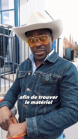 Kody Kim Instagram - Howdy folks! My name is Ty Kodyghton 👋 Jé parlé un pou le français mal alors je utilise une A.I pour le traduirer : Je suis le host d’un énorme show télé au texas « Presque Tous Ensemble » 💪, destinée à aider mes compatriotes à réaliser la maison de leur rêve! Après mon passage et celui de mon Equipe c’est vrai qu’ils peuvent toujours rêver 💭

Retrouvez Ty qui pour sa mission s’est associé à @bigmat_belgique , les boss dans le secteur des matériaux de construction et les travaux facile à faire soi-même! 
That’s all folks! #part1
