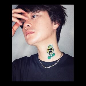 Koji Seto Instagram - ファンミーティング『瀬戸研究室2』のグッズが完成しました。
今回も全て僕の描き下ろしで、お花がテーマ。
素敵なのができたと思ってます。
みんなが大好きなアクスタもあるよ。しかも2つ。笑
本番もいよいよ明後日か...
なんか緊張してきたな。
楽しみましょう。
来れない方にも写真やらで楽しさ共有できたらと思っています。