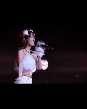 Kojima Karin Instagram - #小嶋花梨3rdソロコンサート 「瞳の中の花」
⁡
⁡
３度にわたるソロコンサートが全て終了しました!!
⁡
1st・2ndは私の作りたかった世界観にお客様を招待する。そんな気持ちで作っていたのですが、3回目はアイドルである今の姿を思う存分ファンの皆さんの瞳に焼き付けてもらおう!!と思って作りました🐶笑
⁡
⁡
6/28でデビュー8周年を迎えた同期も駆けつけてくれて、一緒に歌ってくれました!!ありがとう！
意外と3人で歌う機会ってあまり無いので、9年目はアイドル活動の中でも思い出が増やせたらな〜なんて思っています🌱
⁡
⁡
そしてNMB48のパフォーマンスユニット
「トゥインクル💫」
ステージを華やかにしてくれた皆には感謝しかありません!!ありがとうーーー!!
私も「だんさぶる！」で沢山幸せな景色を見てきたので、皆にも粘り強く頑張って欲しいのです🥹
そんなトゥインクルとステージが作れて私は嬉しかった🥰
⁡
⁡
⁡
3つのライブで何か一つは新たな挑戦をしてきたのですが、この半年でペアダンス、ポールダンス、ベース、楽曲制作に挑戦出来ました。
⁡
これもソロコンが無ければ経験できなかった事なので、想像もしてなかった自分に出会える喜びを常に感じていました😌
⁡
⁡
自分に満足する日は来ないと思うけど、
これからも貪欲にただ真っ直ぐに挑戦し続けたいと思います🌥
⁡
⁡
3公演を通して足を運んでくださった皆さん、
配信で見守ってくださった皆さん、
演出の金谷さん、Kakuさん、TERUさん、
メンバーの皆！支えてくださった全ての皆さん！
本当にありがとうございました😌🌻
⁡
⁡
