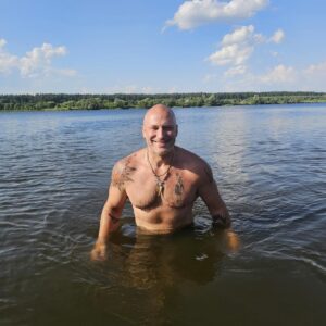 Konstantin Solovyov Instagram - Пока не побежден последний враг внутри, сражения неизбежны. Пока внутри тебя нет мира, вместе с тобой всегда будет приходить война. Победить самого себя можно лишь сдавшись существованию.
