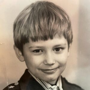 Konstantin Solovyov Instagram - Вооообщем мне сегодня  49)))) Прикольно )) Спасибо всем кто поздравляет и поздравили меня . ))🎉🎉🎉Спасибо ))