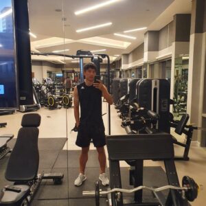 Koo Ja-cheol Instagram - 나는 열심히 살때가 가장 살아있음을 더 느끼게 해주는거 같고 정말 치열하게 살았을때가 좀 더 그리운거 같다. 
물론 편안한게 가장좋다 ^^
근데 정말 중요한건 항상 웃을 줄 아는 사람이 되는거!
삶에는 기쁨과 슬픔 성공과 실패는 항상 공존하니까..
웃으면 복이 온다  특히 어려울때 포기하고 싶을때 좌절했을때 더 웃을줄 안다면 그것만큼 큰 무기는 없는거 같다.
웃으면 복이온다.
모두 웃자 ^___^
#언제나열심히 #삶 #누구나무엇이든다할수있다 #youcandoit