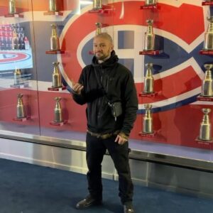 Koriass Instagram - Dans deux jours on fait le Centre Bell 🏒

Les quelques billets qui restent sont dans ma bio 🎫