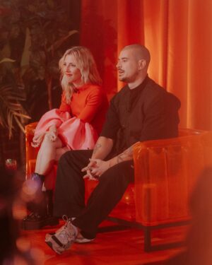 Koriass Instagram - Beaucoup de plaisir à @plazaplaisir ce vendredi 21h à @telequebec 🎈

Avec les amis:
@ingrid.stpierre 
@tinaleonofficial 
@qualitemotel   Curieux Bégin

Et Paul Piché 👑

Shouts à @ludovicphotographie 📸