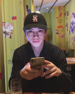 Kosuke Suzuki Instagram - 最近のしふく〜