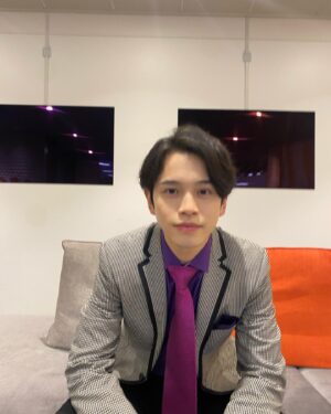 Kosuke Suzuki Instagram - 『セレブ男子は手に負えません』
最終回ありがとうございました。
毎話終了後に届く皆さんの感想が本当に嬉しくて、僕の楽しみでした！
役を通して本当に多くのことを学びましたし、色んな景色を見ることが出来ました。
暖かい気持ちがたくさん溢れてくるようなそんな作品でしたね。
またどこかでシオンと会いたいね！
まだ観れてない方は見逃し配信で是非！