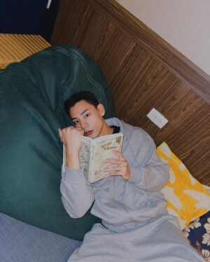 Kota Kagami Instagram - 🤓📖