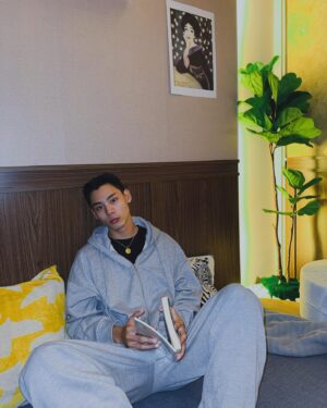 Kota Kagami Instagram - 🤓📖