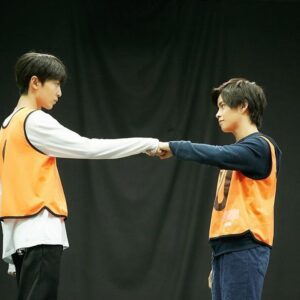 Kotaro Daigo Instagram - #演劇ハイキュー!! ﻿
昨日で稽古も終わり、いよいよ11/1(金)公演が開幕します🏐💥﻿
﻿
劇場にお越しになられる皆様‼
️﻿新生烏野の始動をお楽しみに🤾‍♀️﻿
﻿
Photo by GEKKO﻿
﻿
©︎古舘春一/集英社・ハイパープロジェクション演劇「ハイキュー!!」製作委員会﻿
﻿
#ハイキュー !!﻿
﻿
Mg