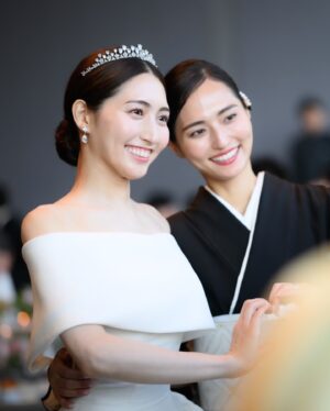 Kotoko Yamaga Instagram - はんにゃの結婚式のデータ✨
家族写真多め😍

チャペルでの入場シーンでも、はんにゃへの一言でも、父のスピーチでも、泣きまくった一日。
はんにゃは輝いていて世界で一番綺麗だった😍🤍✨

#お姉ちゃん