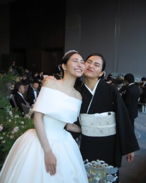 Kotoko Yamaga Instagram - 今日は、、、

世界で一番大好きなお姉ちゃんの結婚式！！！
✨🤍💐💖😭✨✨

幸せな時間でした！！

すごく綺麗で、幸せそうで、私も嬉しい気持ちでいっぱいになったよ。
泣かないと思ったのに号泣してしまった。
きっと私は、はんにゃが思うよりも、はんにゃのことを大好きで、大切に思っているんだと再確認した一日。

ずっと幸せでいてね！！！
大好きだよ、ずっと幸せでいてね☺️✨