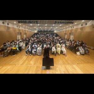Kousei Yuki Instagram - 本日は滉流会Vol.4に来てくれた皆さんありがとうございました😊
幸せすぎる1日でした。
明日も明後日もやりたいくらい。笑

久しぶりに声出しオッケーのイベントが出来て反応がダイレクトに届いたので尚更楽しかった。最高の思い出になりました。

今日MCをやってくださった藤原さん、本当にありがとうございました。
めちゃくちゃ頼りにさせてもらってました。
また是非よろしくお願いします😆

とにかく今日は本当に沢山の幸せを皆さんからいただきました。
ありがとうございました！！

#結木滉星
#滉流会
#Vol4
#ありがとうございました
#またすぐ会いましょう