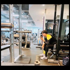 Kousei Yuki Instagram - 今日の暑さは尋常じゃなかったですね。
最近本当に暑いからみんな気をつけてね。
そんな暑い日だからこそジムで汗をかきました。

明日の祝日はみんな何をしますか？

#ハッシュタグ難しい
#今回のパターン
#結木滉星
#ジム
#しか思いつかない
#そんな時はとりあえず
#滉流会
#待ってるね
#をいれておく