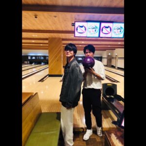 Kousei Yuki Instagram - 最近この人とボウリングしたりしてます。
学生に戻ったみたいで楽しいです。
同じ高校だったら楽しかっただろうなと思うと同時にその場合仲良くなってたのかどうなのか。
人生って面白いですね。

#結木滉星
#杉本海凪
#こせみな
#みなこせ
#どちらでもどうぞ