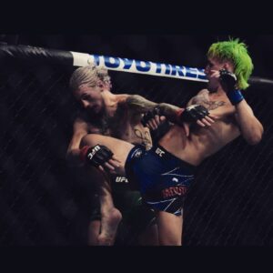 Kris Moutinho Instagram - For you clowns that said I didn't land anything 😎
.
.
.
#soulless #silverbackvibes #streetstyle #ufc #mma #godisgood #grateful #regimenttrainingcenter #RAC #wrestling #topgamemanagement #thankful #lauzonmma