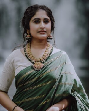 Krishnapriya K Nair Instagram - 🌿🌿🌿

Jewellery : @srishti_terracottajewellery