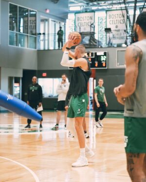 Kristaps Porziņģis Instagram - working his way back 💪