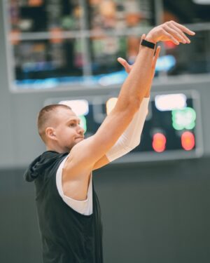 Kristaps Porziņģis Instagram - working his way back 💪
