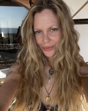 Kristin Bauer Instagram - Just saw this photo…this is #costarico me. It was just January, but feels like another lifetime. #vacation