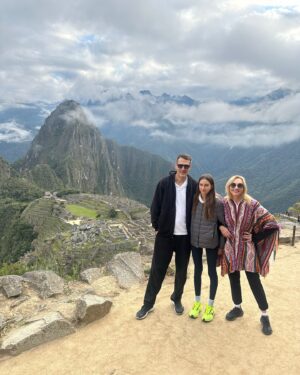 Kristina Orbakayte Instagram - Давно мечтали побывать в Мачу Пикчу-незабываемом Чуде Света ⛰️🇵🇪 #machupicchu