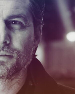 Kristoffer Polaha Instagram - I’ll see you in theaters with @theshiftfilm 

I’ll see you on @hallmarkchannel with #abiltmorechristmas 

I’ll see you this weekend at #christmascon2023 @thats4ent 

Photo cred: @iamvictorwebster 

#krispolaha #kristofferpolaha 
#polahanation