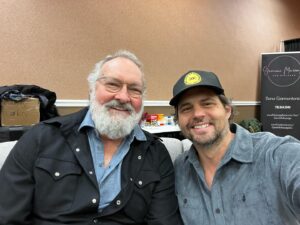 Kristoffer Polaha Instagram - Last week was a whirlwind! New York City was amazing and seeing all your shining faces at the @thats4ent  #christmascon23 was truly a joy for me. I love meeting you, hearing your stories, hugging your necks, and capturing a moment with you. Even I wanted my picture taken with a few actors whose work has impacted my life. I’ll see you next year!

#randyquaid #chevychase @danicamckellar