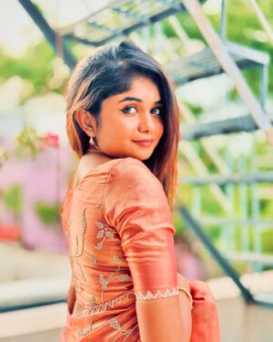 Kriti vamshini Instagram - Sita mahalaxmi🦋

#tamilmuser #reelsinstagram #tamil #mrunalthakur #sitaramam
