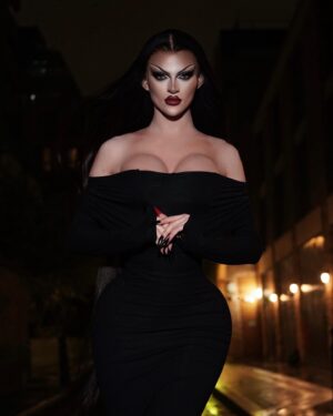 Krystal Versace Instagram - I'm just like any modern woman trying to have it all ⚰️