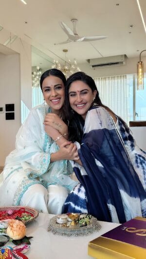 Krystle D'Souza Instagram - Behen hoon mein teri , khoon ka rishta hai hamara 🥹❤️

 #happyrakshabandhan #ekhazaronmeinmeribehnahai 🧿♾️🩵