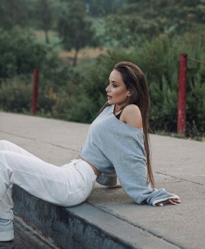 Kseniia Mishyna Instagram - Once upon a time in Hollywood 🫦

Photo @igor__malakhov 
Muah @bessaravik