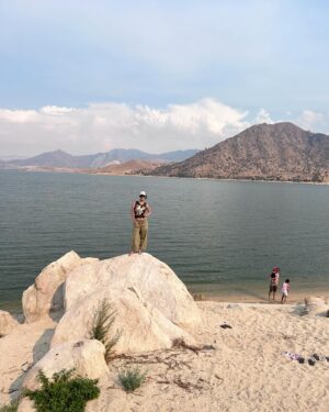Kullanat Preeyawat Instagram - Isabella lake ตัดสินใจกันอยู่นานว่าจะไป road trip ดีมั้ย ไปไหนบ้าง เจคอร์ปจะนั่งรถนานไหวมัย สรุปลงตัวจบลงที่ อิสเบลล่า lake เราแวะที่นี่กันหนึ่งคืนก่อนจะขับไป Lone pine ต่อ 👍🏼 #roadtrip #california