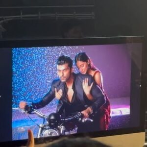 Kushal Tandon Instagram - One year of Barsatein, one year of blissfulness, one year of a bond which is unbreakable. You end up connecting with some projects and they touch your heart, Barsatein was one such project… One year has gone by and it feels like it was just yesterday we were shooting for it. The show has given me alot of memories, lot of masti, fun, happiness…. Thankyou @ektarkapoor ma’am for always believing in me , thank you entire team of  @balajitelefilmslimited & @sonytvofficial and every person who has been associated with the show and last but not the least our lovely, fans always happy and supportive family jinke bina Barsatein pura nahi hota..❤️❤️❤️❤️❤️throwing some BTS from the show 👋