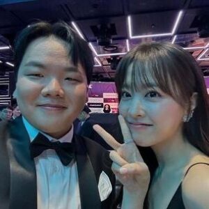 Kwak Joon-bin Instagram - 라스트 자랑 보영누님과

#청룡