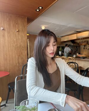 Kwon Na-ra Instagram - 🤎