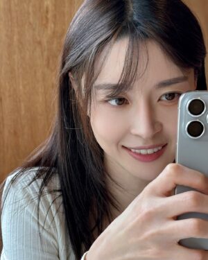 Kwon Na-ra Instagram - 🤎