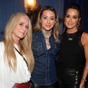Kyle Richards Instagram - Tonight’s RHOBH is very important to me. It’s a celebration of life that honors my best friend Lorene Shea who we lost to suicide. Thank you to @namicommunicate for helping me navigate through this. If you  or someone you know is struggling you’re not alone 
For immediate 24/7 crisis support call or text 988