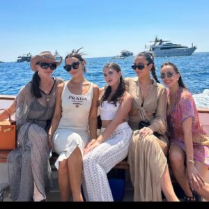 Kyle Richards Instagram - Still in awe & so grateful that these beautiful girls / women are all mine 🙏🩷 My 4 best friends who inspire me every day. The best gift you all give me is your love & support for each other. I am in total amazement of each of you every day. Thank you  for making me a Mommy 🩷🙏