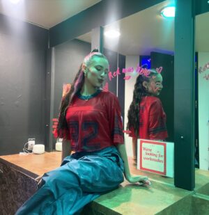 Kylie Cantrall Instagram - don’t try this at home;) sry @mdcdance 🤷‍♀️💋