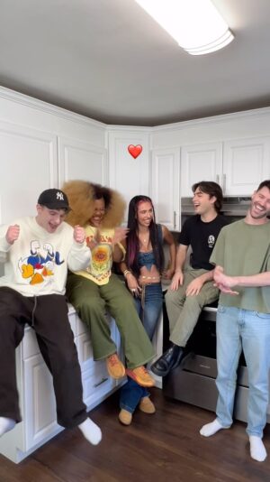 Kylie Cantrall Instagram - this is what really happened at castlecoming 👀❤️ had the best time ever singing with @kyliecantrall @dararenee @joshuarobertcolley & @jonathantilkin 🫶🏻 #sing #descendants #theriseofred