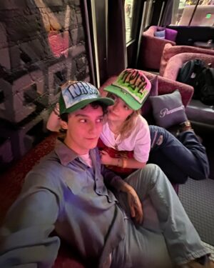 Kylie Rogers Instagram - I like turtles