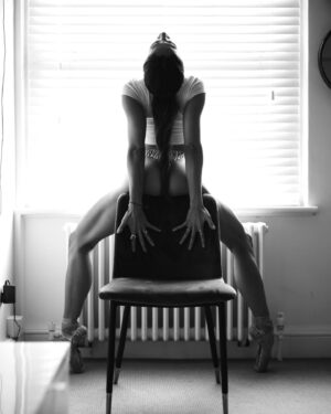 Kylie Shea Instagram - in to me see i n t i m a c y .

📷 @leica_camera self-portrait series

xxx 🥀 ooo

#kylieshea
#leica 
#pointechronicles
#monochrome