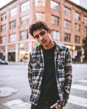 Kyson Facer Instagram - 2 weeks til LA!