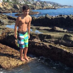 Kyson Facer Instagram - Through the vortex #LagunaBeach