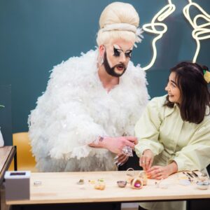 La Big Bertha Instagram - Juste parce qu'on ne se lasse pas du look de notre @labigbertha.paris, même derrière les fourneaux 🤩 
 
💻📱 Retrouvez le 1er épisode de #MiniCooking sur 6play.fr et l’App 6play 
📺 L’intégralité du programme est disponible en exclusivité chez les distributeurs Canal , Orange, SFR, Bouygues et Free